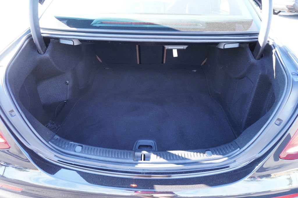Used 2019 Mercedes-Benz E 300 E 300 image 8