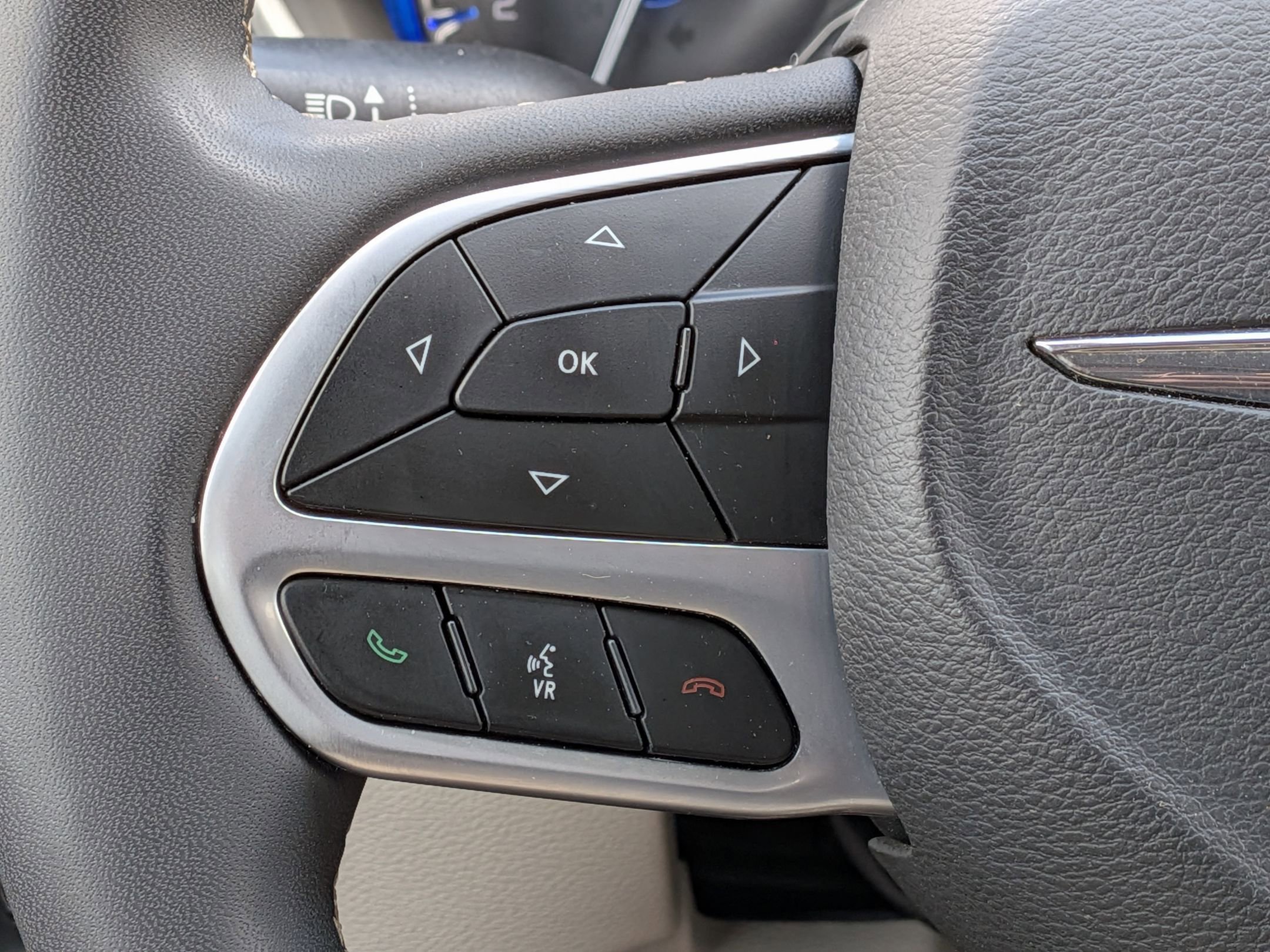 Used 2024 Chrysler Pacifica Touring-L image 18