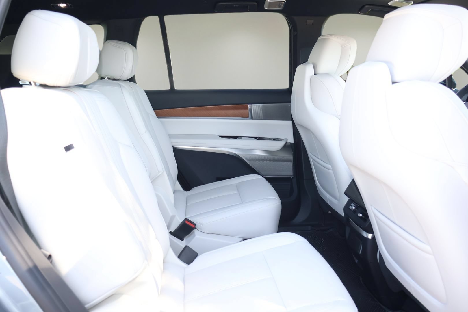 New 2026 Cadillac Vistiq Luxury AWD/4WD image 17