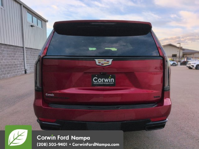 Used 2021 Cadillac Escalade Sport w/ Driver Assist Tech Package AWD/4WD image 4