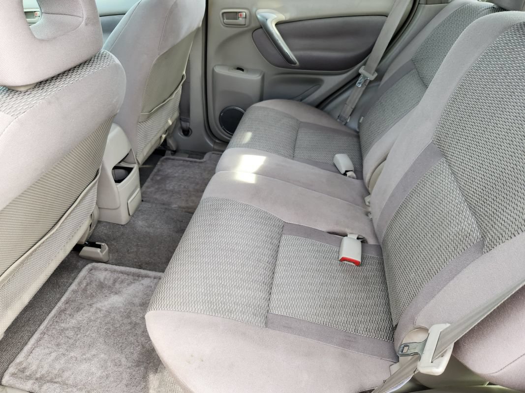 Used 2005 Toyota RAV4 4WD w/ Side Airbag Pkg image 30