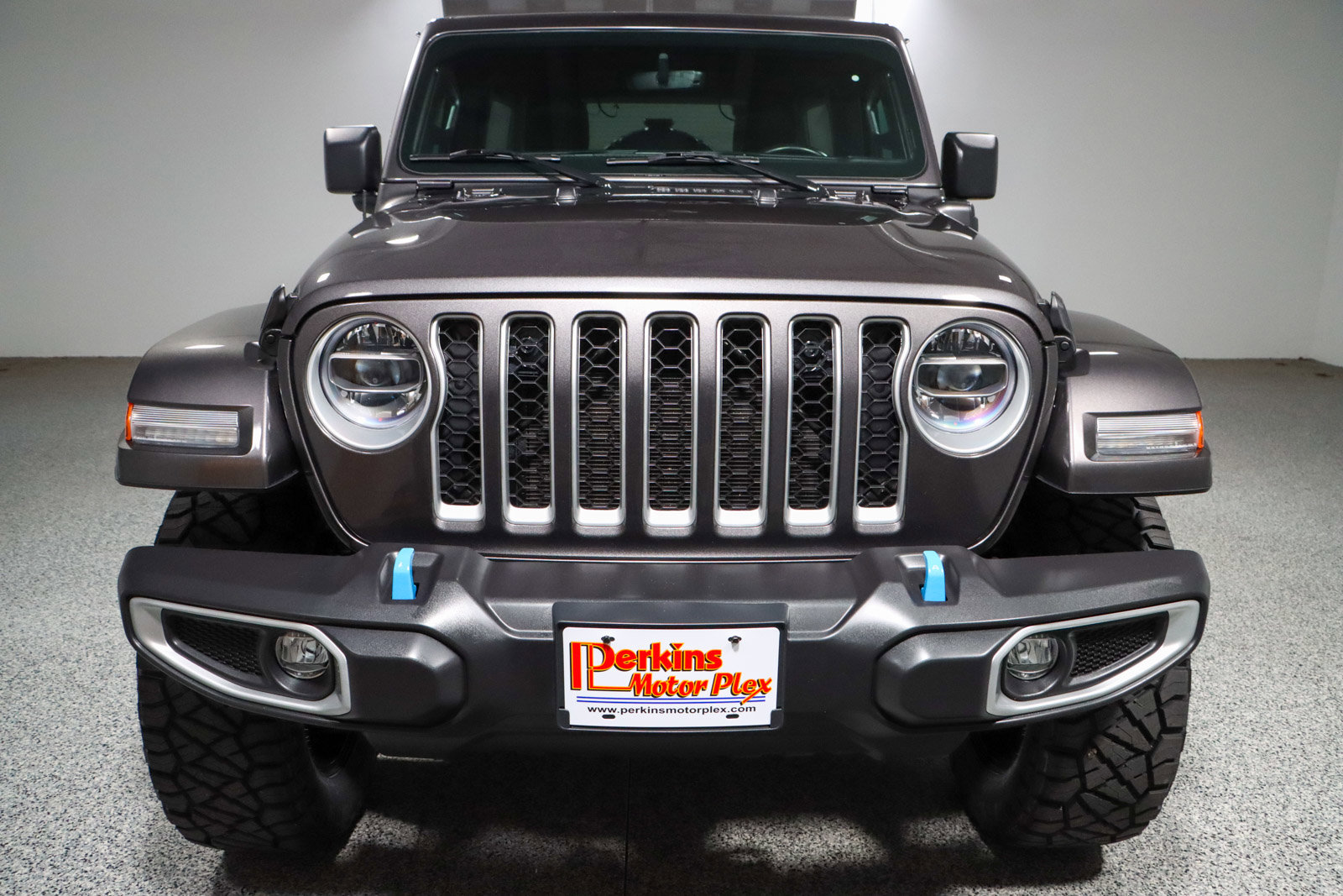 Used 2022 Jeep Wrangler Unlimited Sahara w/ Cold Weather Group image 5
