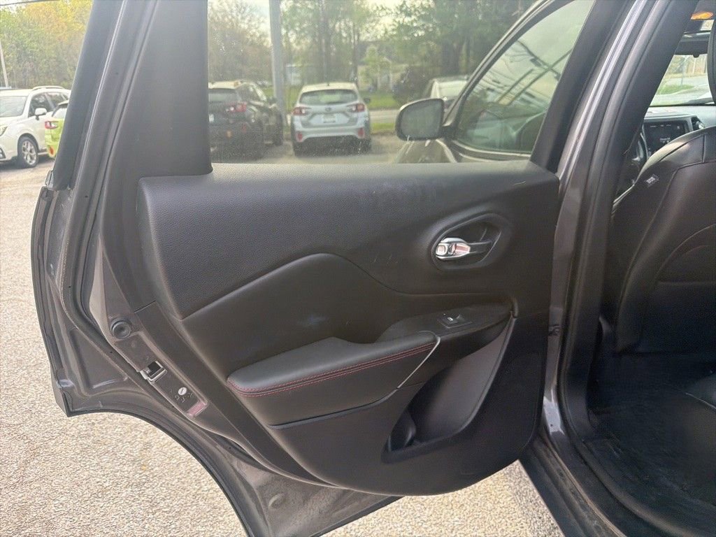 Used 2020 Jeep Cherokee Trailhawk w/ Cold Weather Group image 14