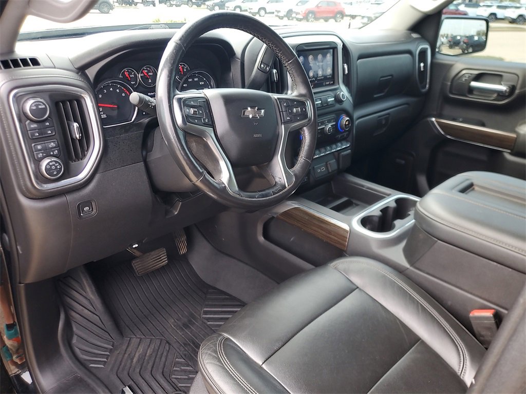 Used 2020 Chevrolet Silverado 1500 LT Trail Boss w/ Midnight Edition image 17