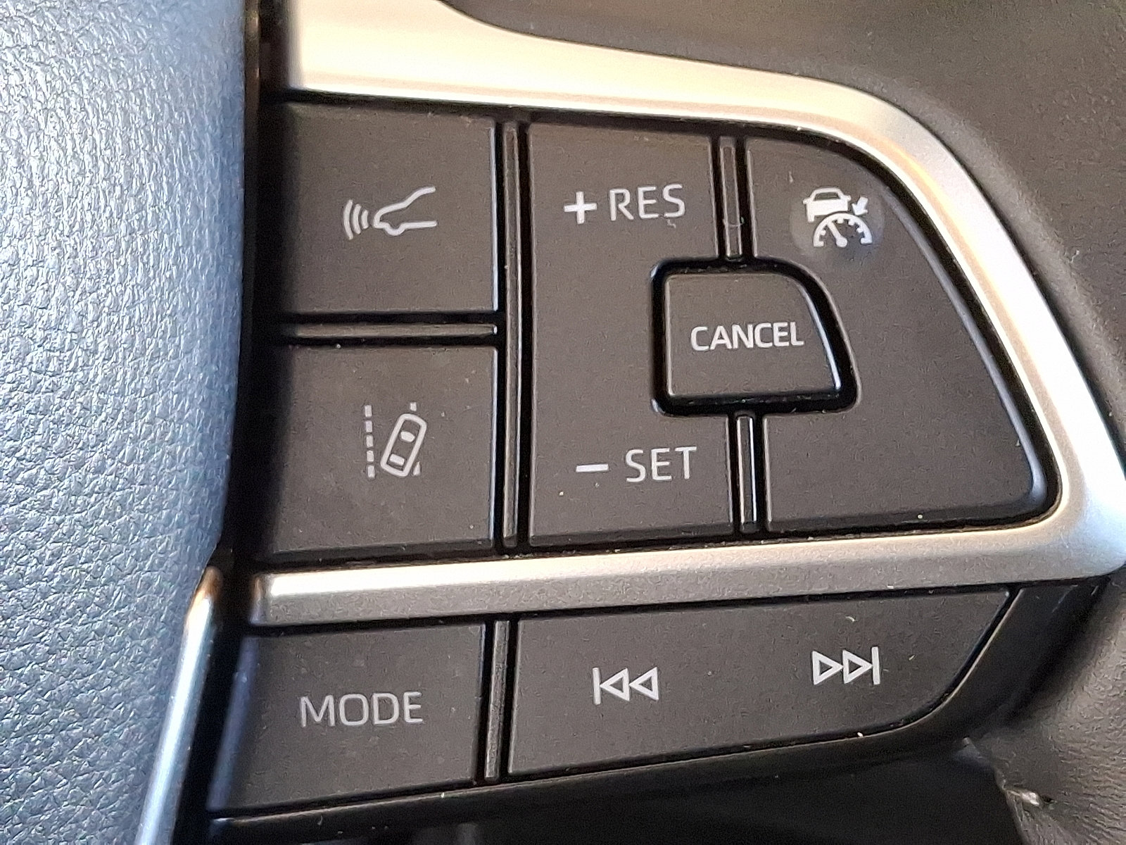 Certified 2025 Toyota Highlander XLE image 23