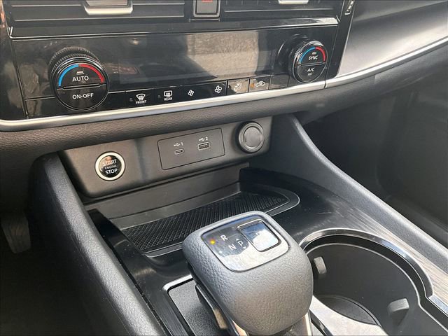 Used 2021 Nissan Rogue SV image 27