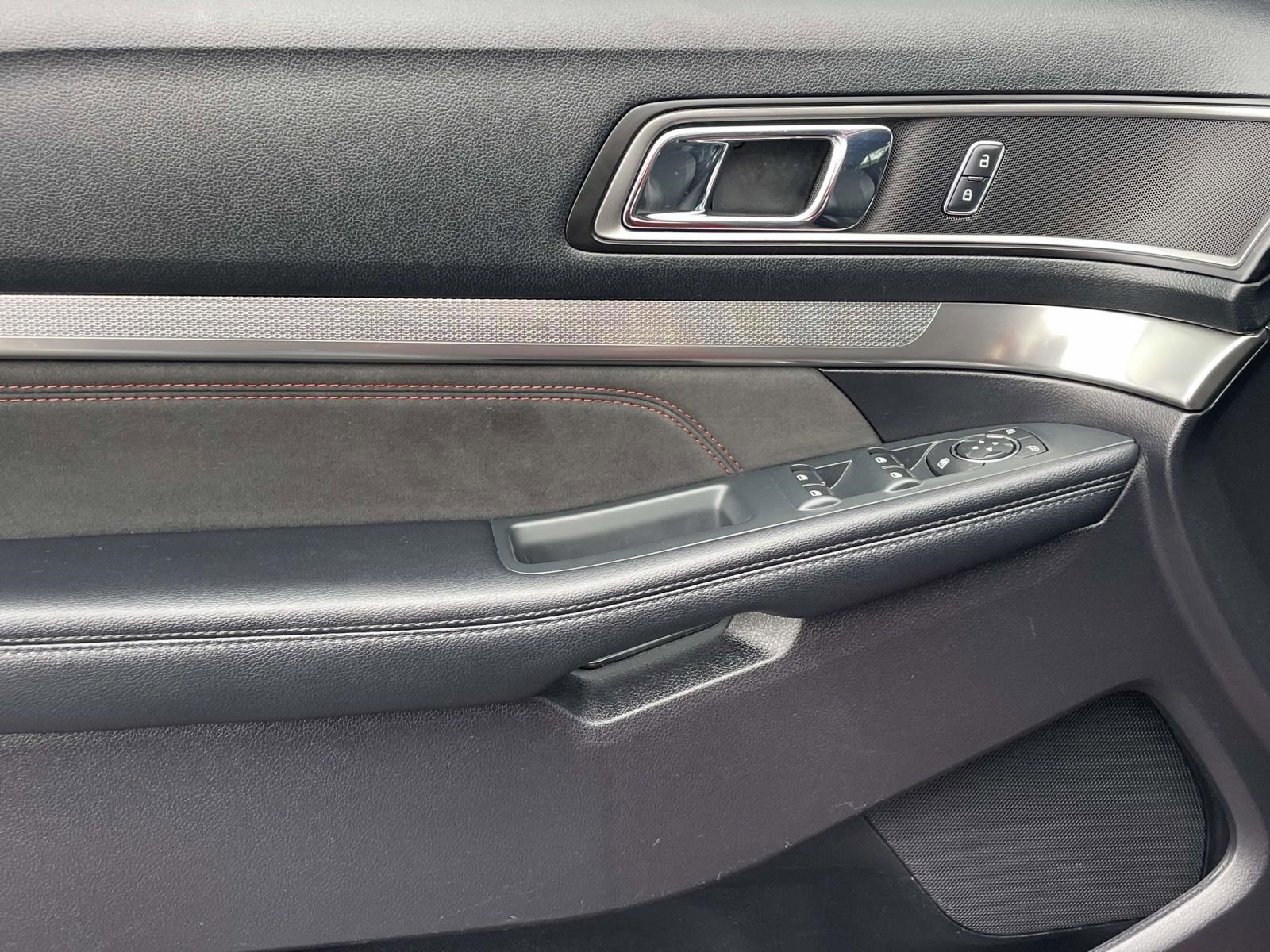 Used 2019 Ford Explorer XLT w/ Equipment Group 202A image 20