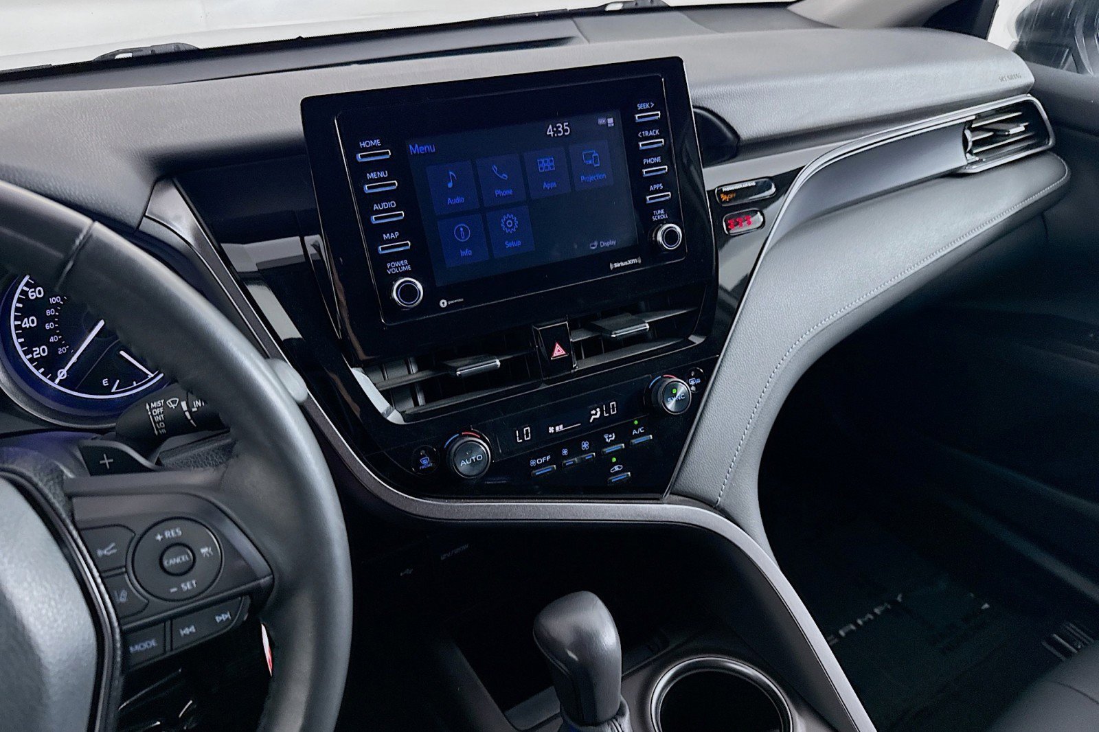 Used 2024 Toyota Camry SE FWD image 20