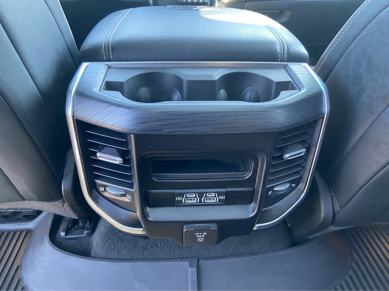 Used 2023 RAM 1500 Laramie AWD/4WD image 16