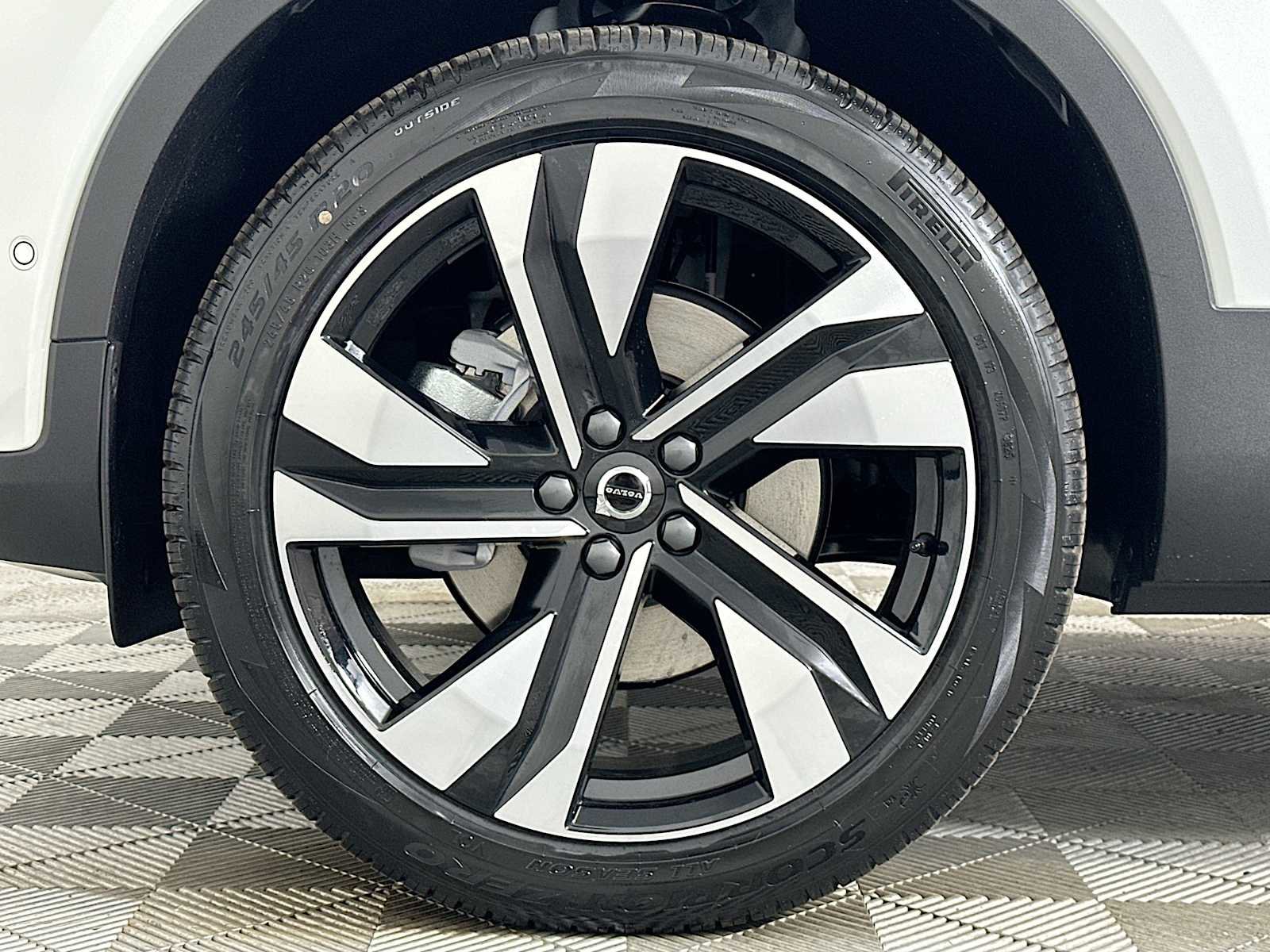 New 2026 Volvo XC40 B4 Plus w/ Protection Package image 30