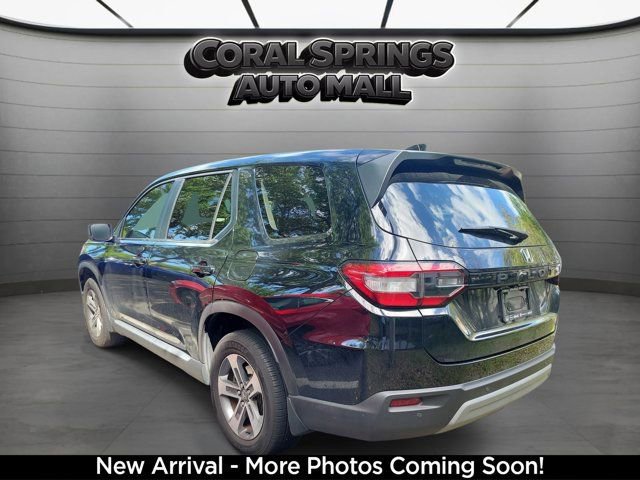 Used 2023 Honda Pilot EX-L image 3