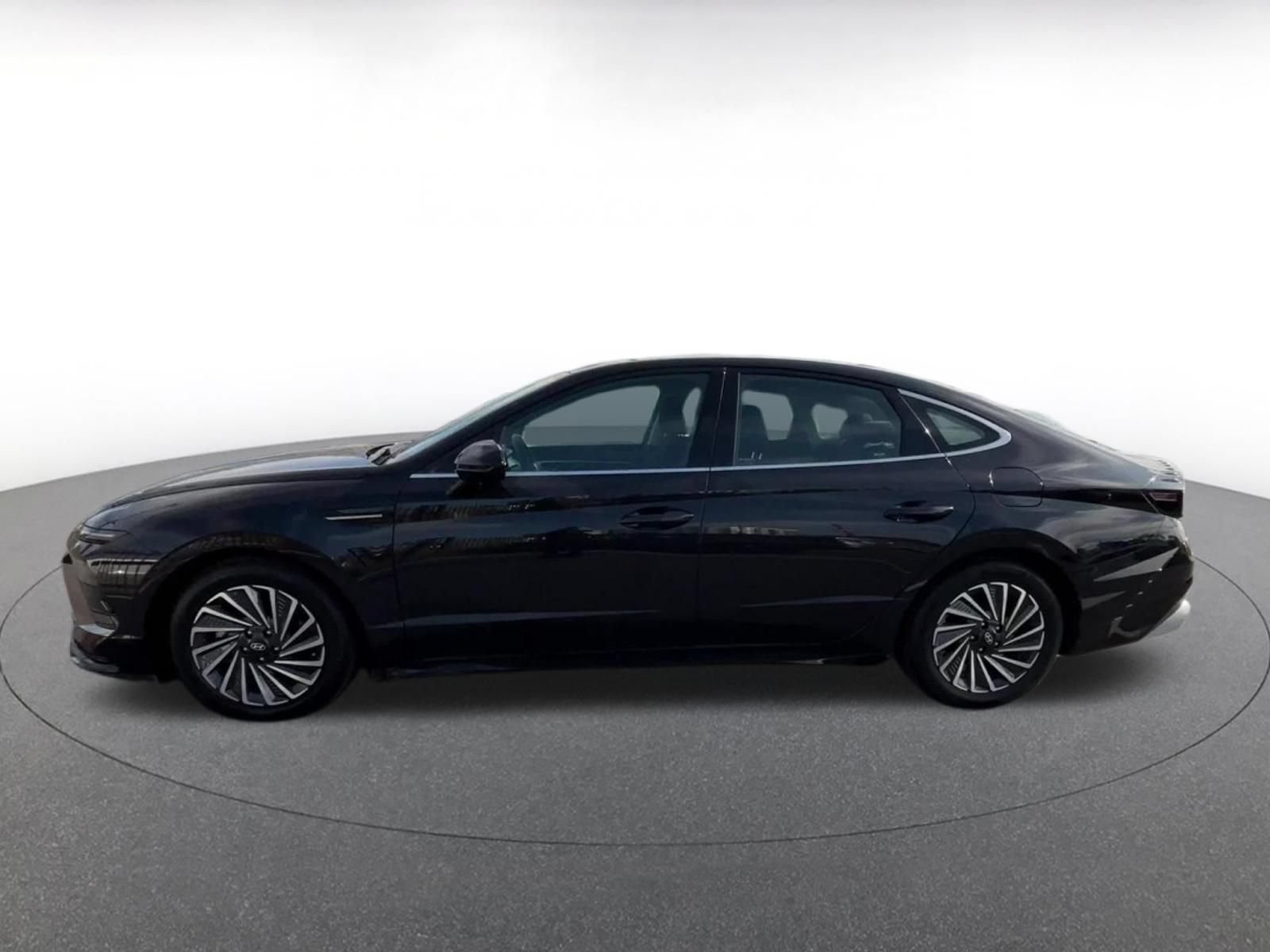 Used 2025 Hyundai Sonata SEL FWD image 9