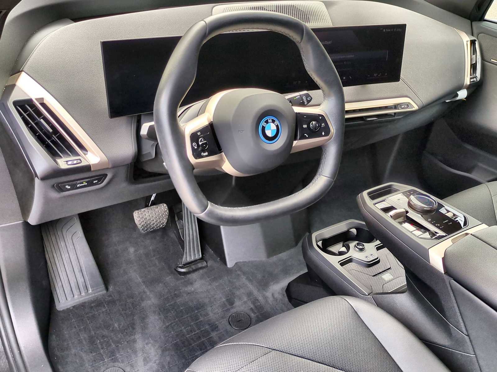 New 2025 BMW iX xDrive50 image 10