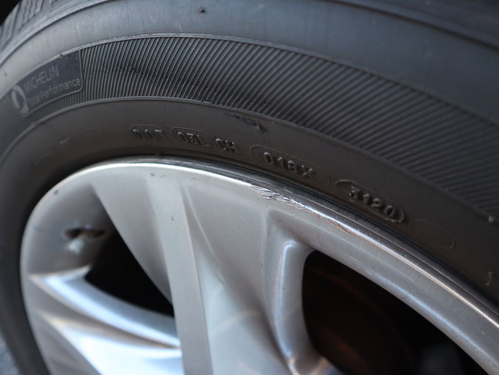 Used 2014 Toyota Highlander Limited image 28