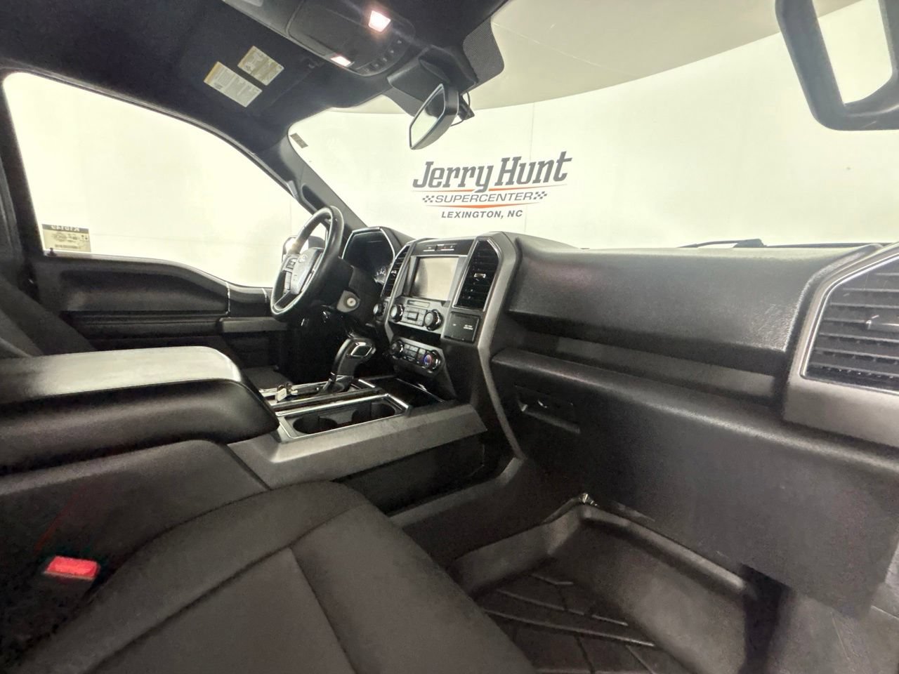 Used 2020 Ford F150 XLT w/ Equipment Group 302A Luxury AWD/4WD image 34