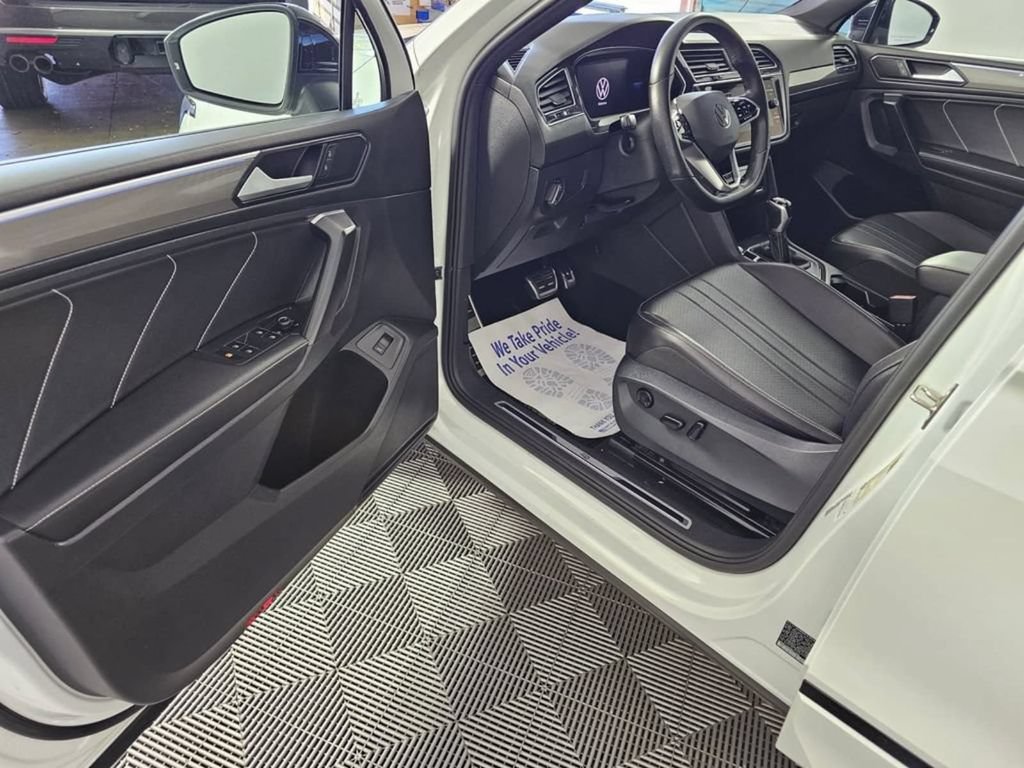 Used 2022 Volkswagen Tiguan SE R-Line AWD/4WD image 20