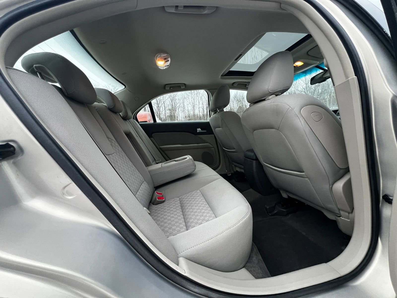 Used 2010 Ford Fusion SE image 12