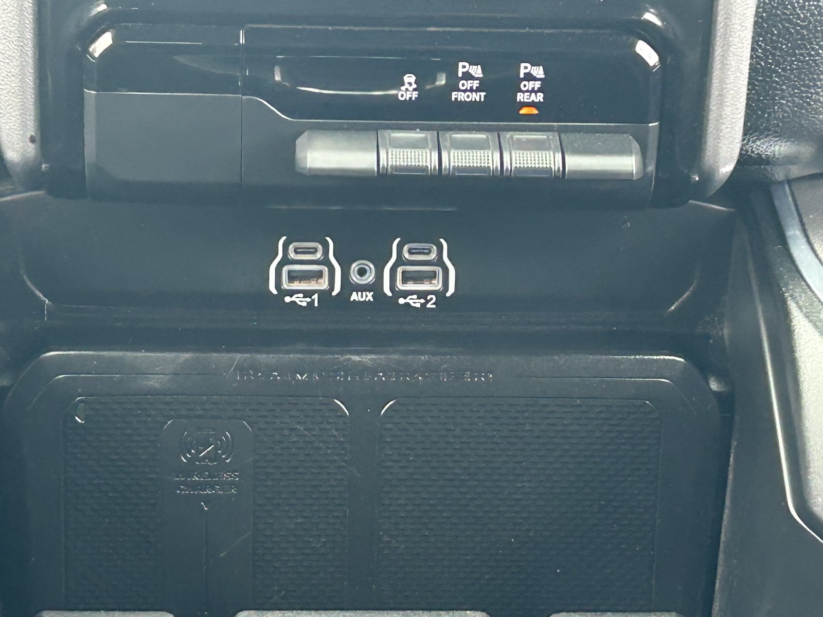 Used 2025 RAM 1500 Laramie AWD/4WD image 21