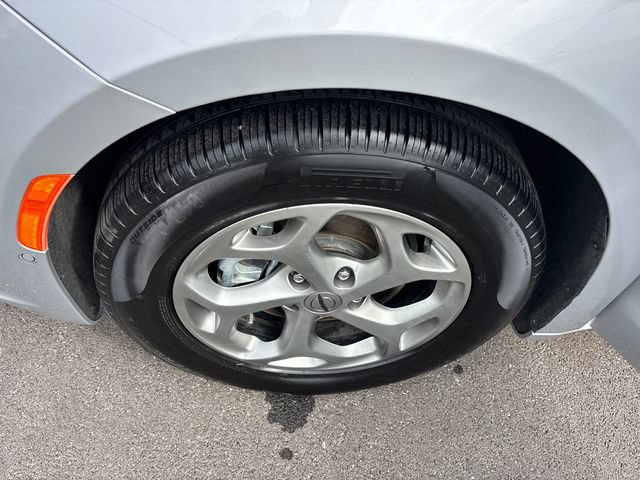Used 2024 Chrysler Pacifica Limited FWD image 36