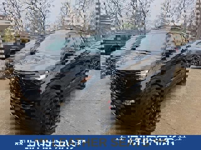 Used 2023 Ford Explorer ST w/ Equipment Group 401A image 3