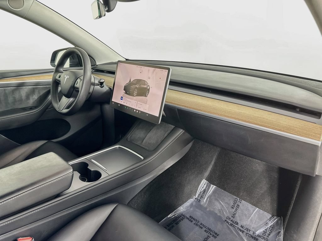 Used 2023 Tesla Model Y AWD image 28