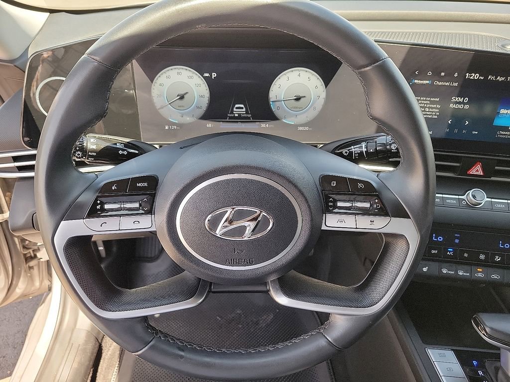 Used 2023 Hyundai Elantra SEL w/ Convenience Package image 16