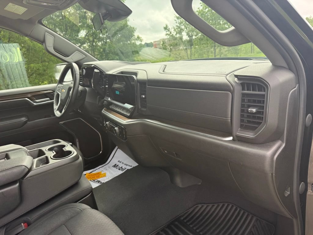 Used 2023 Chevrolet Silverado 1500 LT AWD/4WD image 22