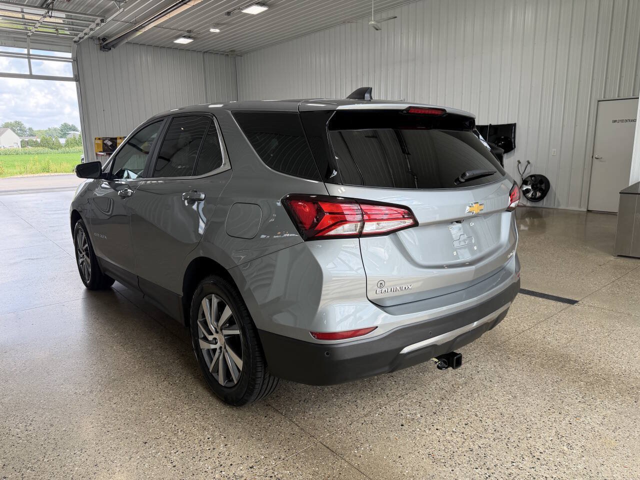 Used 2023 Chevrolet Equinox LT AWD/4WD image 3
