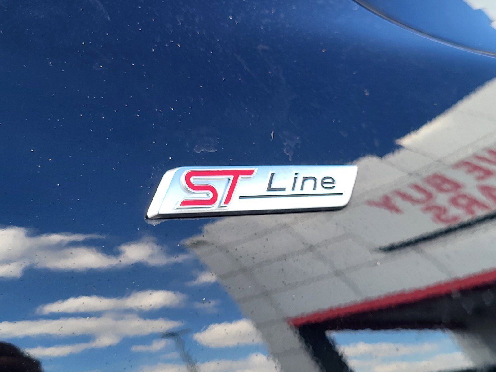 Used 2025 Ford Escape ST-Line FWD image 11