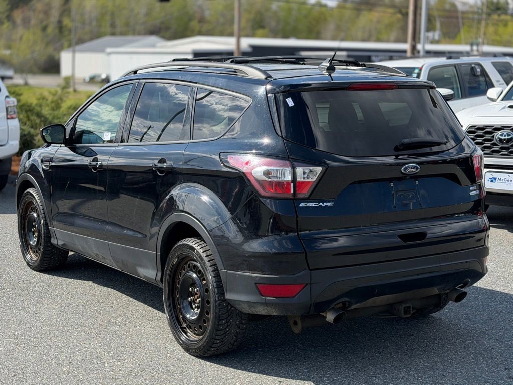 Used 2018 Ford Escape SEL w/ SEL Sport Appearance Package AWD/4WD image 3