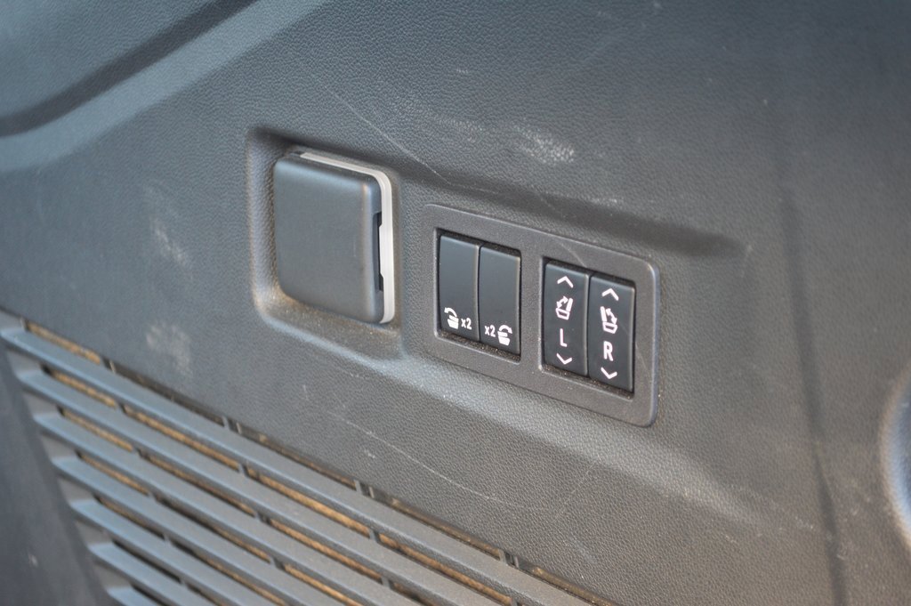 Used 2024 Chevrolet Tahoe RST w/ Luxury Package image 40