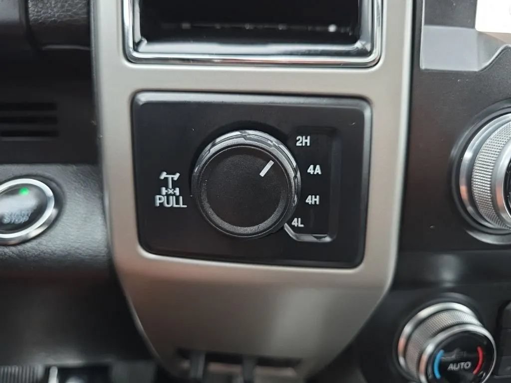 Used 2020 Ford F150 Lariat w/ Equipment Group 502A Luxury AWD/4WD image 30