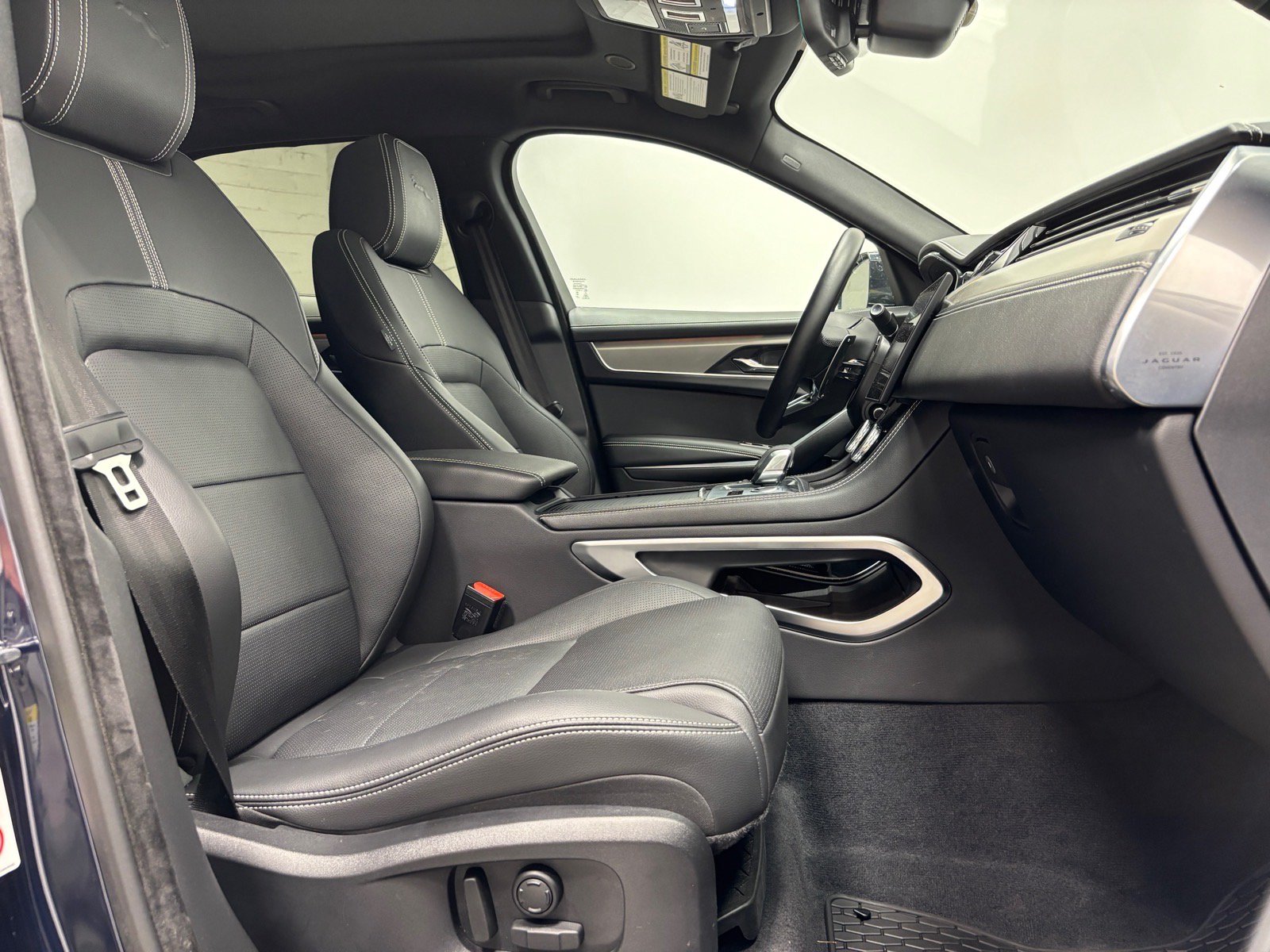 New 2026 Jaguar F-PACE R-Dynamic S AWD/4WD image 32