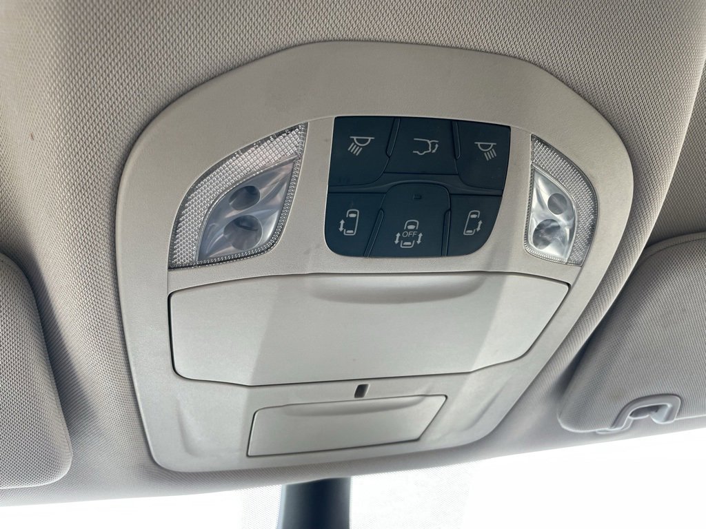 Used 2024 Chrysler Voyager LX image 47