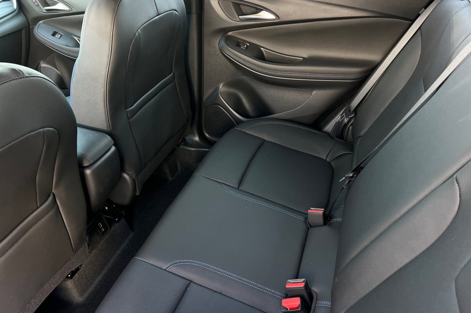New 2026 Buick Encore GX Sport Touring image 10