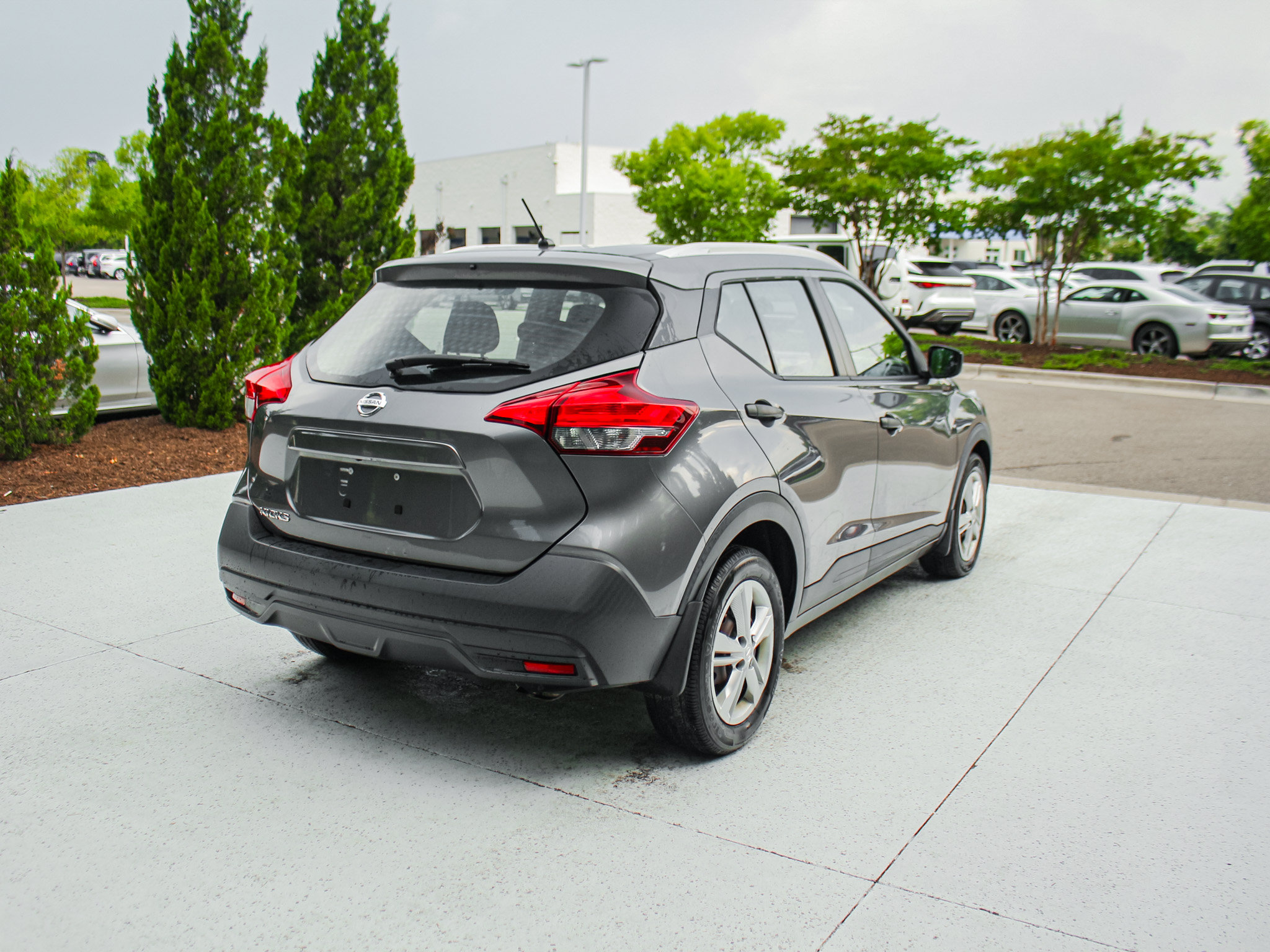Used 2018 Nissan Kicks S FWD image 9