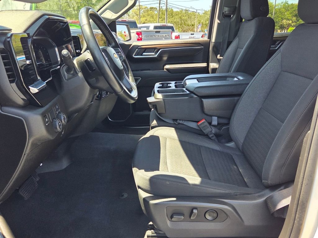 Used 2025 Chevrolet Silverado 1500 LT RWD image 11