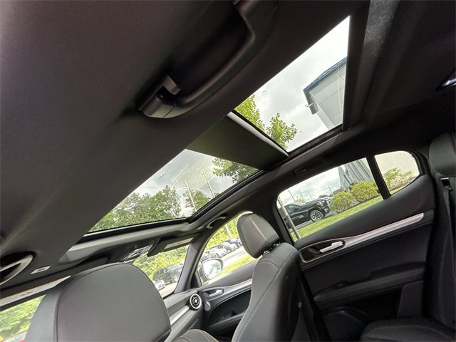 New 2025 Alfa Romeo Stelvio Sprint image 14