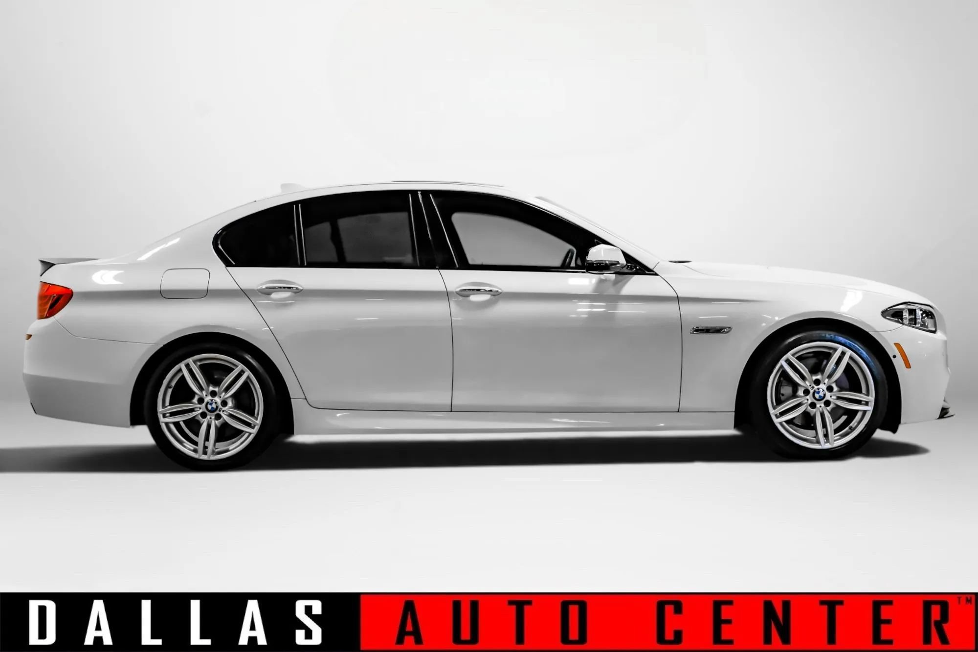 Used 2014 BMW 550i Sedan RWD image 4