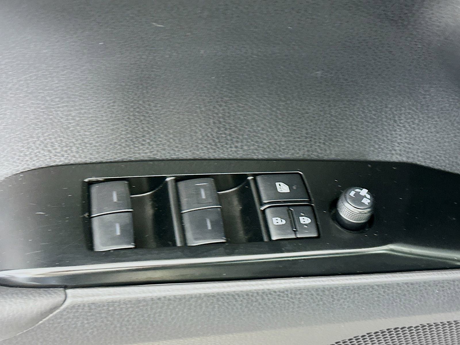 Certified 2025 Toyota Camry SE AWD/4WD image 18