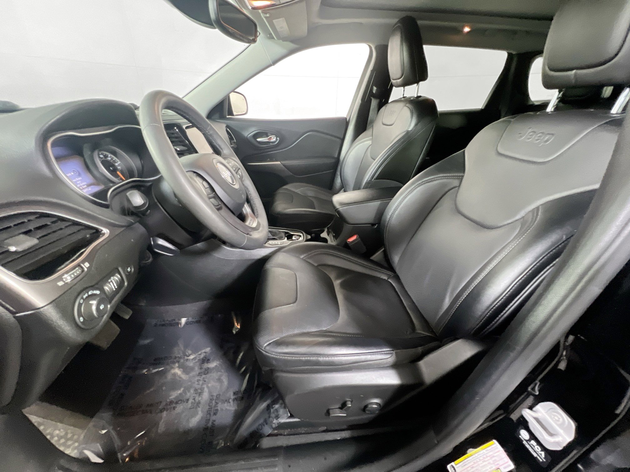 Used 2022 Jeep Cherokee Limited AWD/4WD image 20