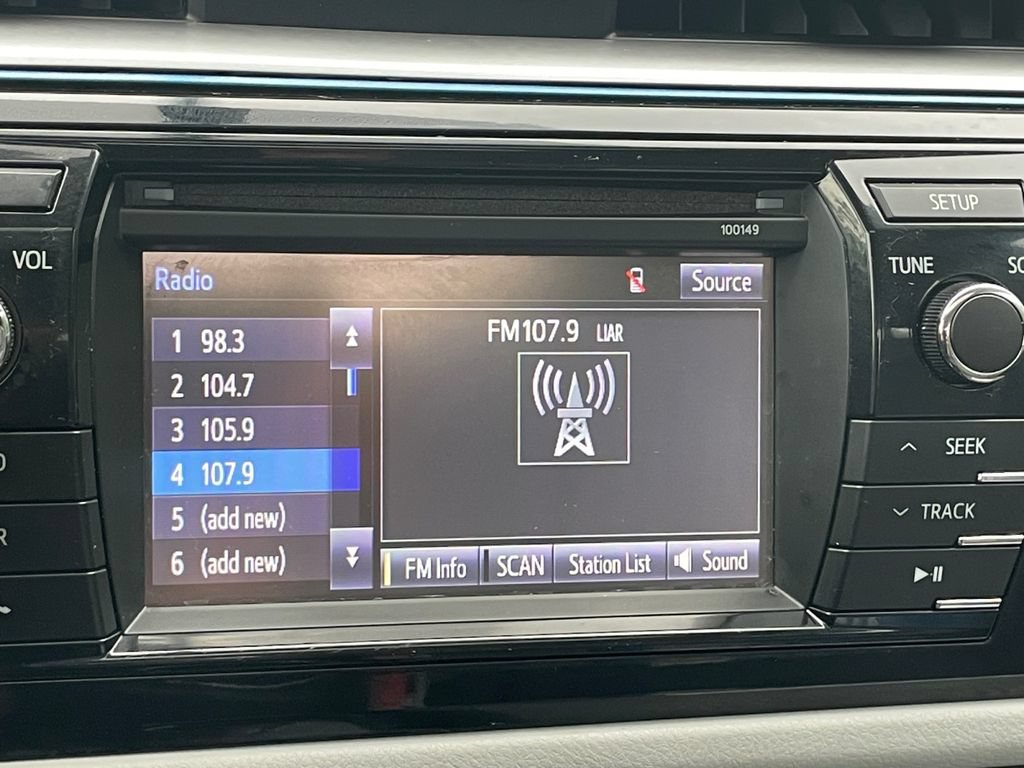 Used 2015 Toyota Corolla LE FWD image 29