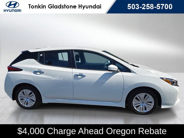 Used 2025 Nissan Leaf S FWD image 2