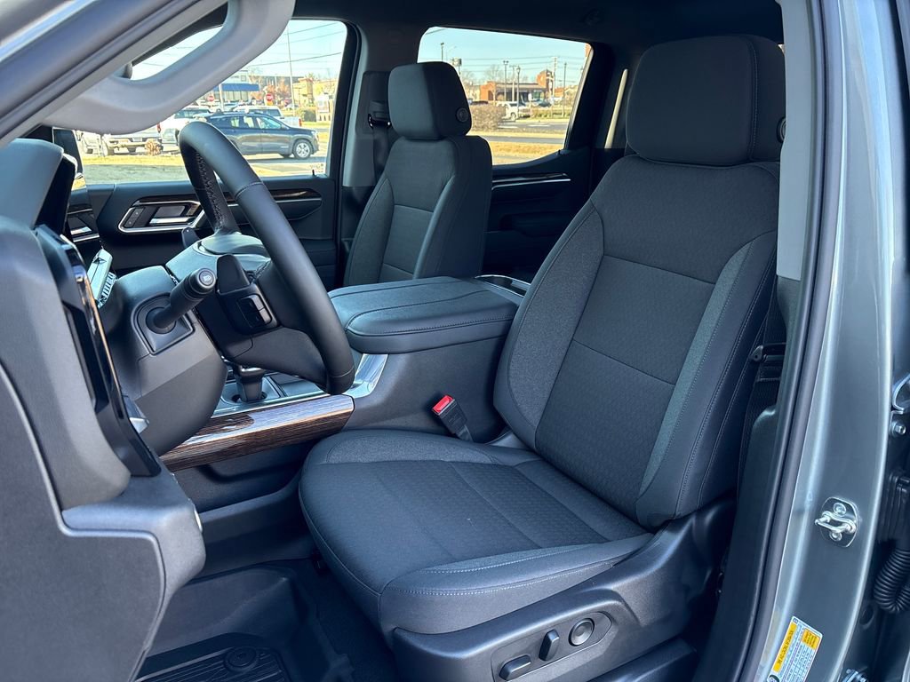 New 2026 GMC Sierra 1500 Elevation w/ LPO, Elevation Black Package AWD/4WD image 17