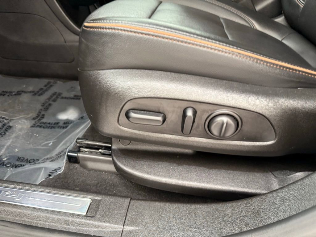 Used 2021 GMC Acadia AT4 w/ GMC Pro Grade Package image 13