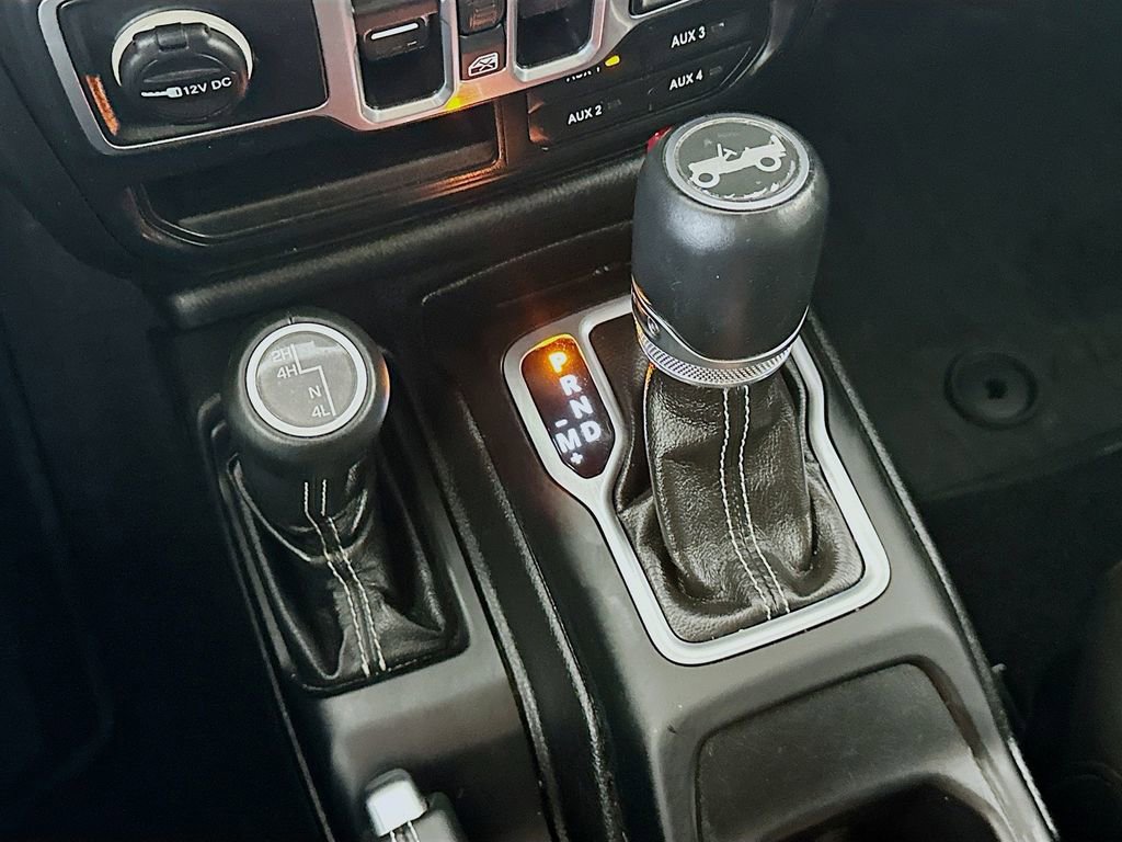 Used 2018 Jeep Wrangler Unlimited Sahara image 16