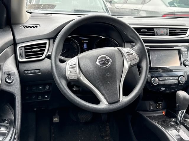 Used 2016 Nissan Rogue SV w/ SV Premium Package image 17