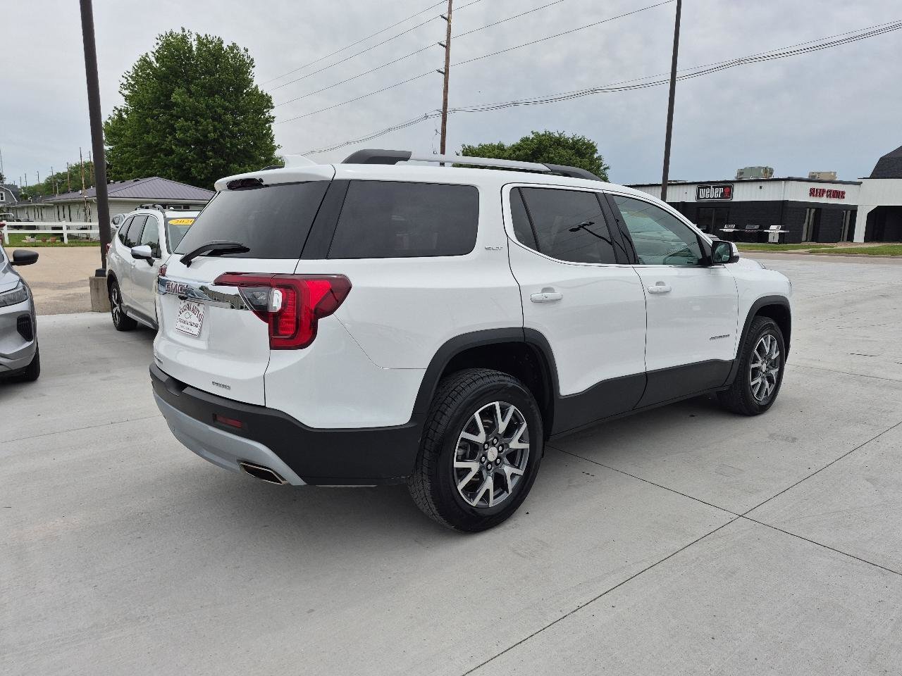 Used 2023 GMC Acadia SLT w/ Preferred Package AWD/4WD image 6