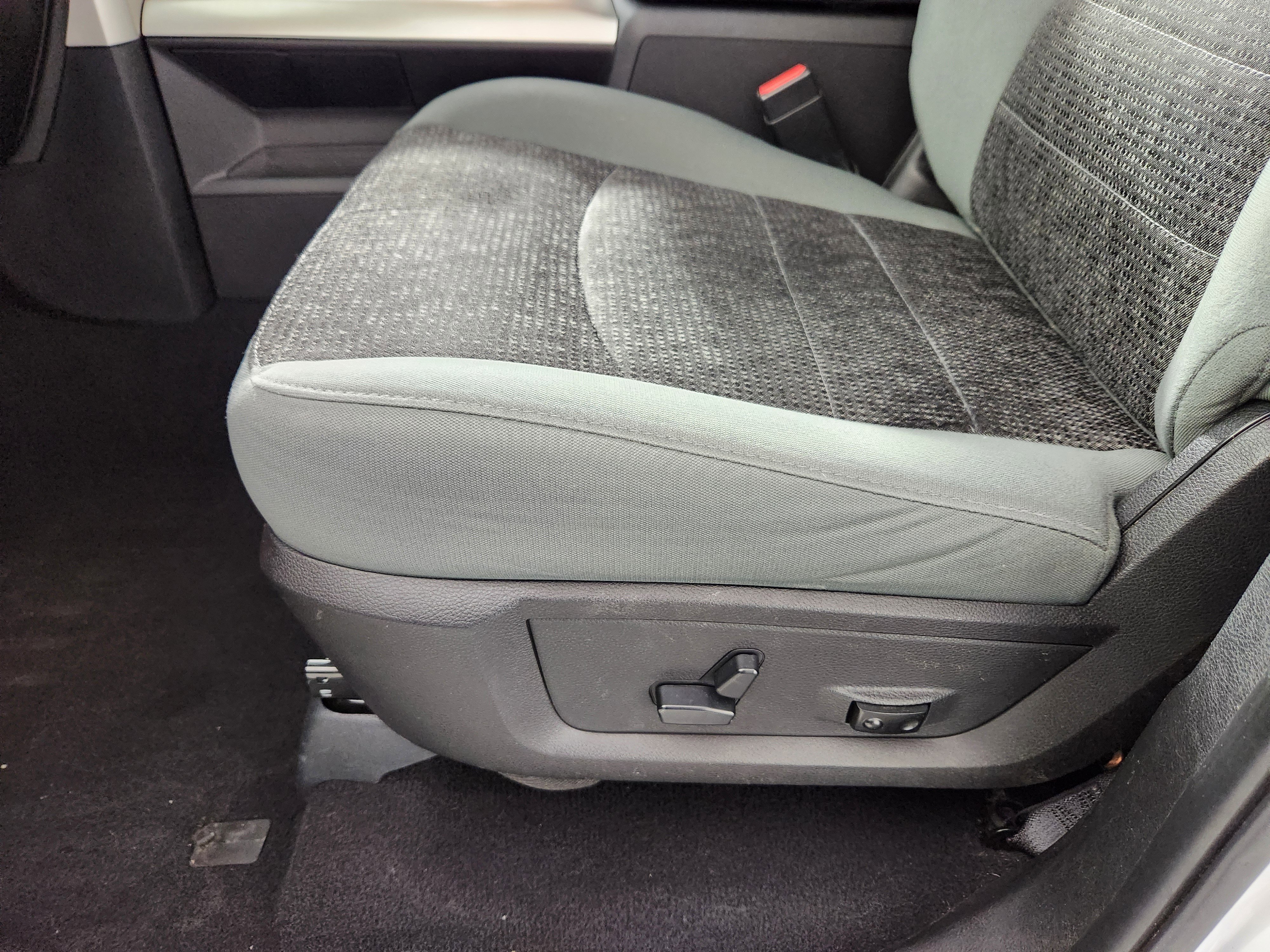 Used 2016 RAM 1500 Big Horn AWD/4WD image 13