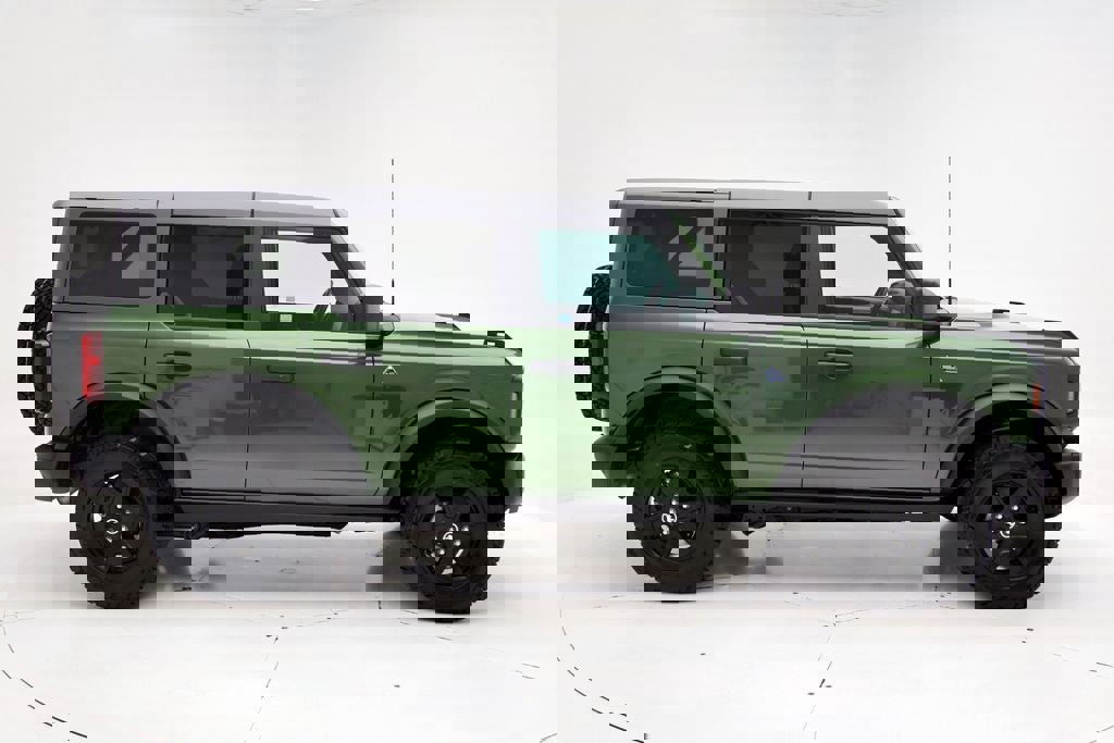 Used 2024 Ford Bronco Black Diamond AWD/4WD image 3